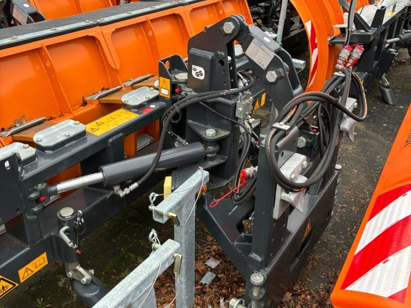 Aebi Schmidt Cirron SL30