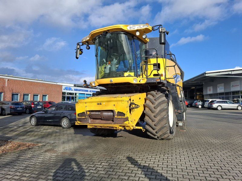 New Holland CR 9060  CR9060