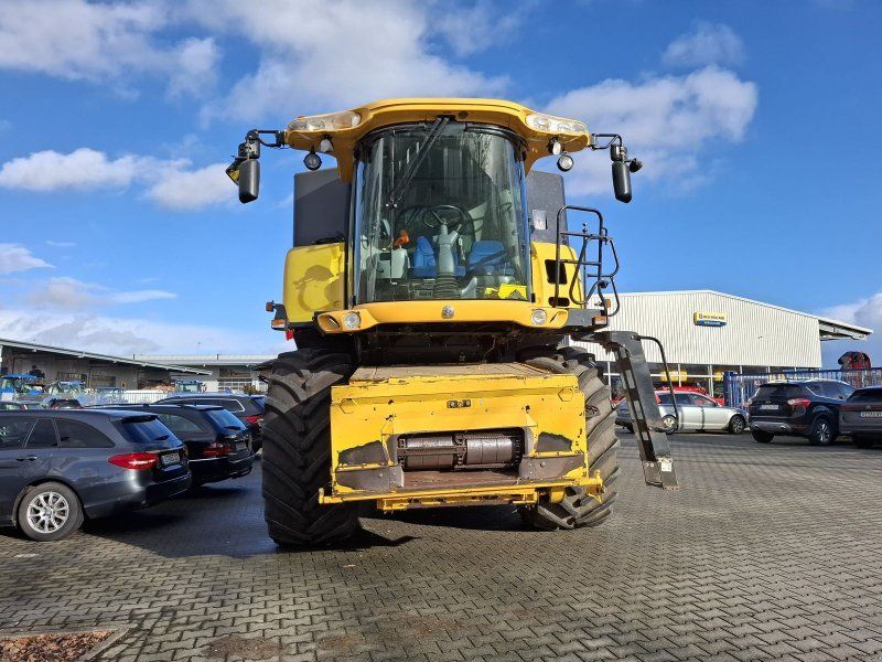 New Holland CR 9060  CR9060