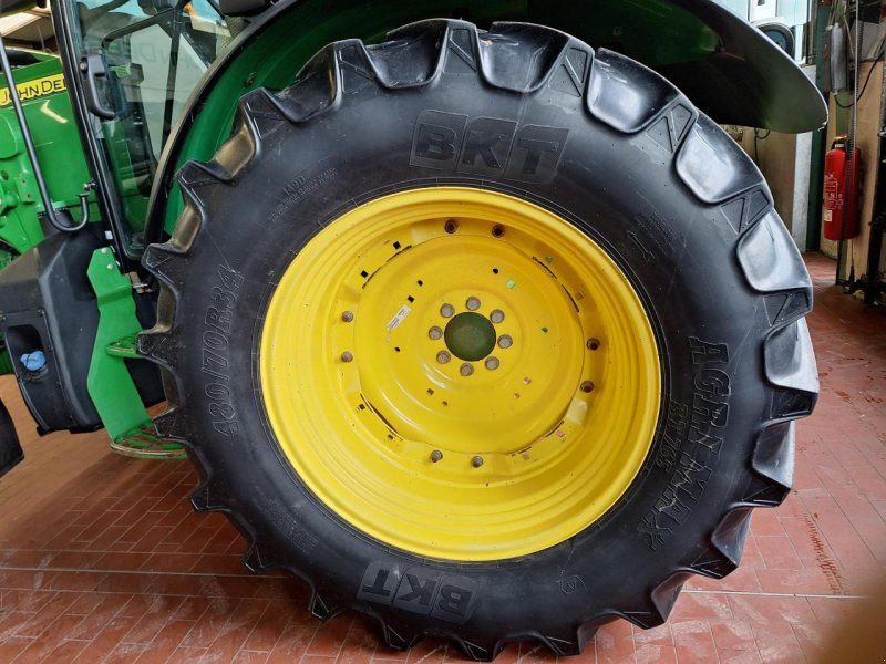 John Deere 5100M