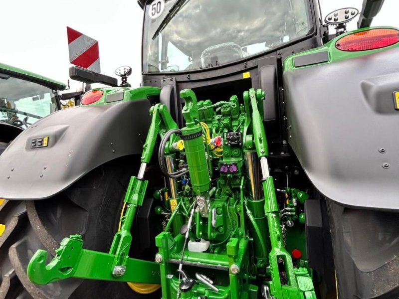 John Deere 6R 250