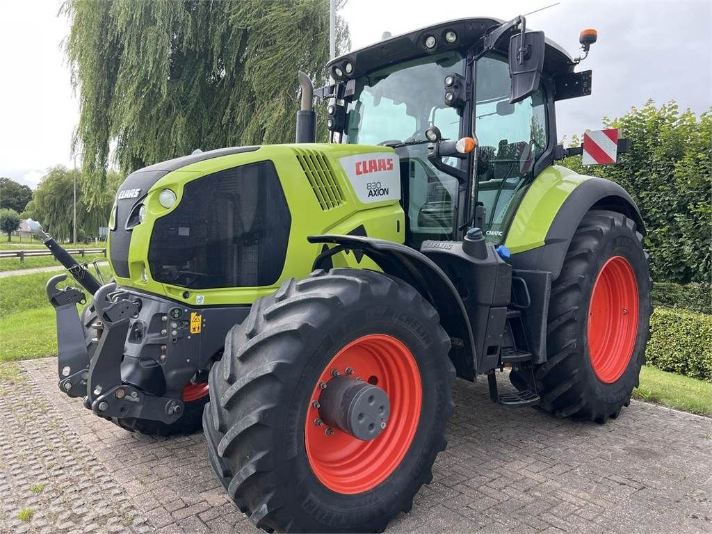 CLAAS Axion 830
