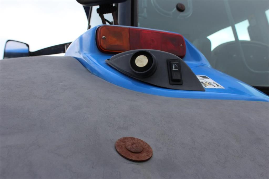 New Holland TM190