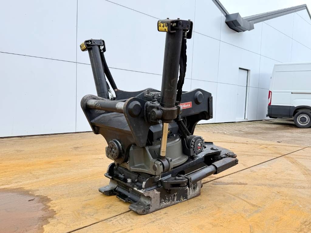 Engcon OilQuick / Tilt + Rotate + Grapple