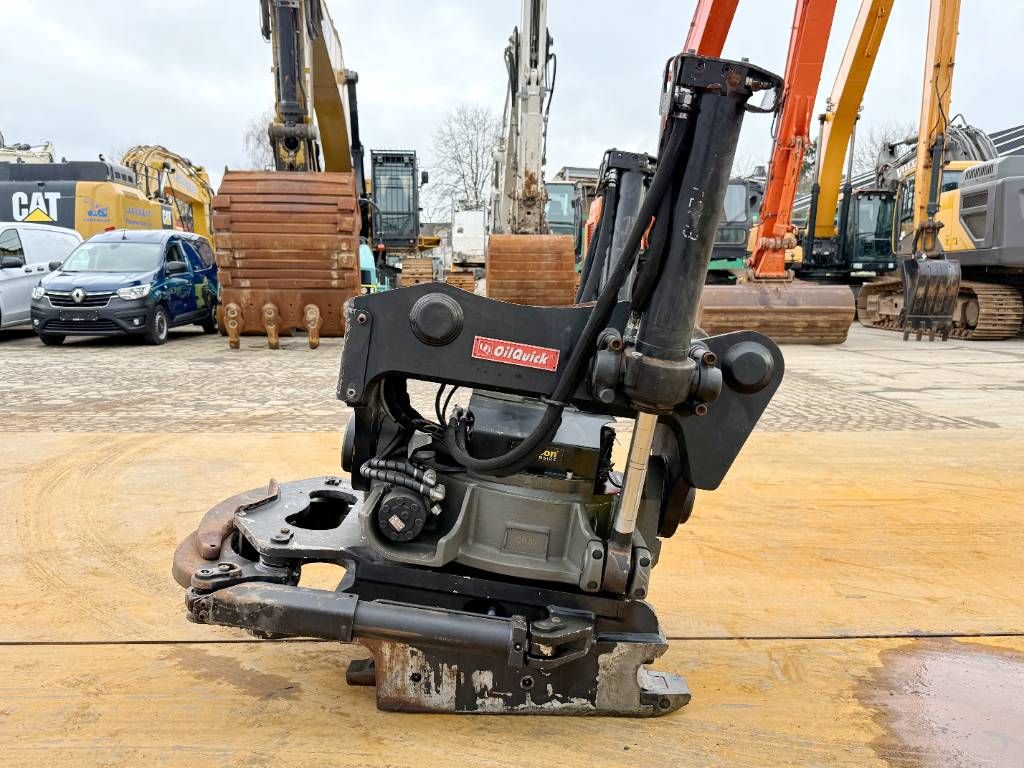 Engcon OilQuick / Tilt + Rotate + Grapple