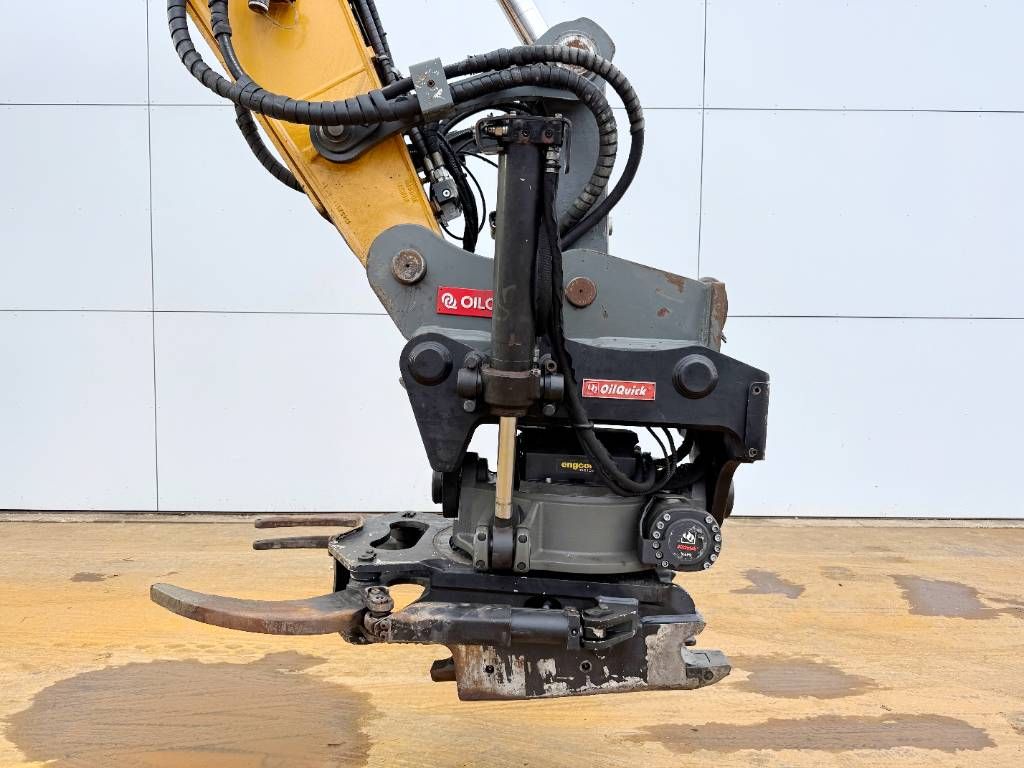 Engcon OilQuick / Tilt + Rotate + Grapple
