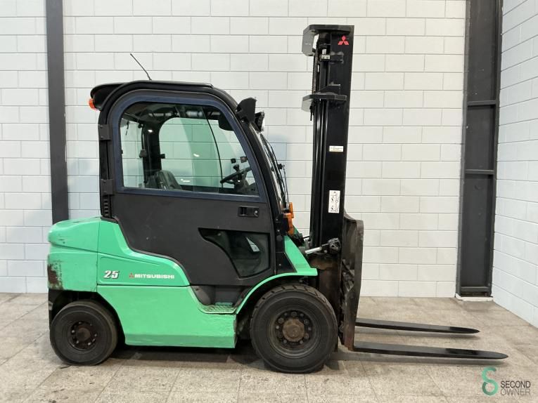 Forklifts Diesel Mitsubishi FD25N3 2007 Cabin