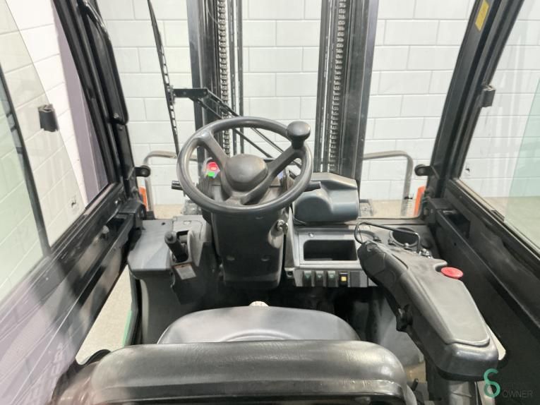 Forklifts Diesel Mitsubishi FD25N3 2007 Cabin