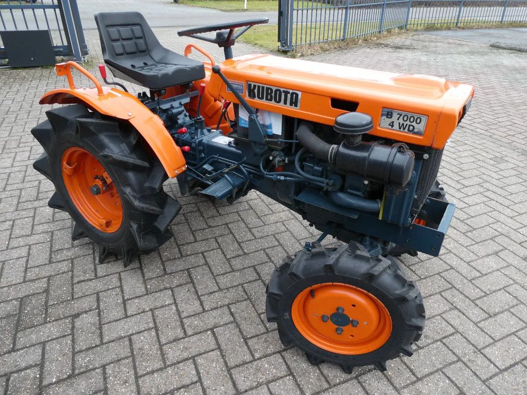 Kubota B7000 4wd / Margetrekker