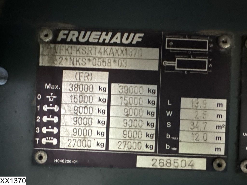 Fruehauf Tautliner Lift axle