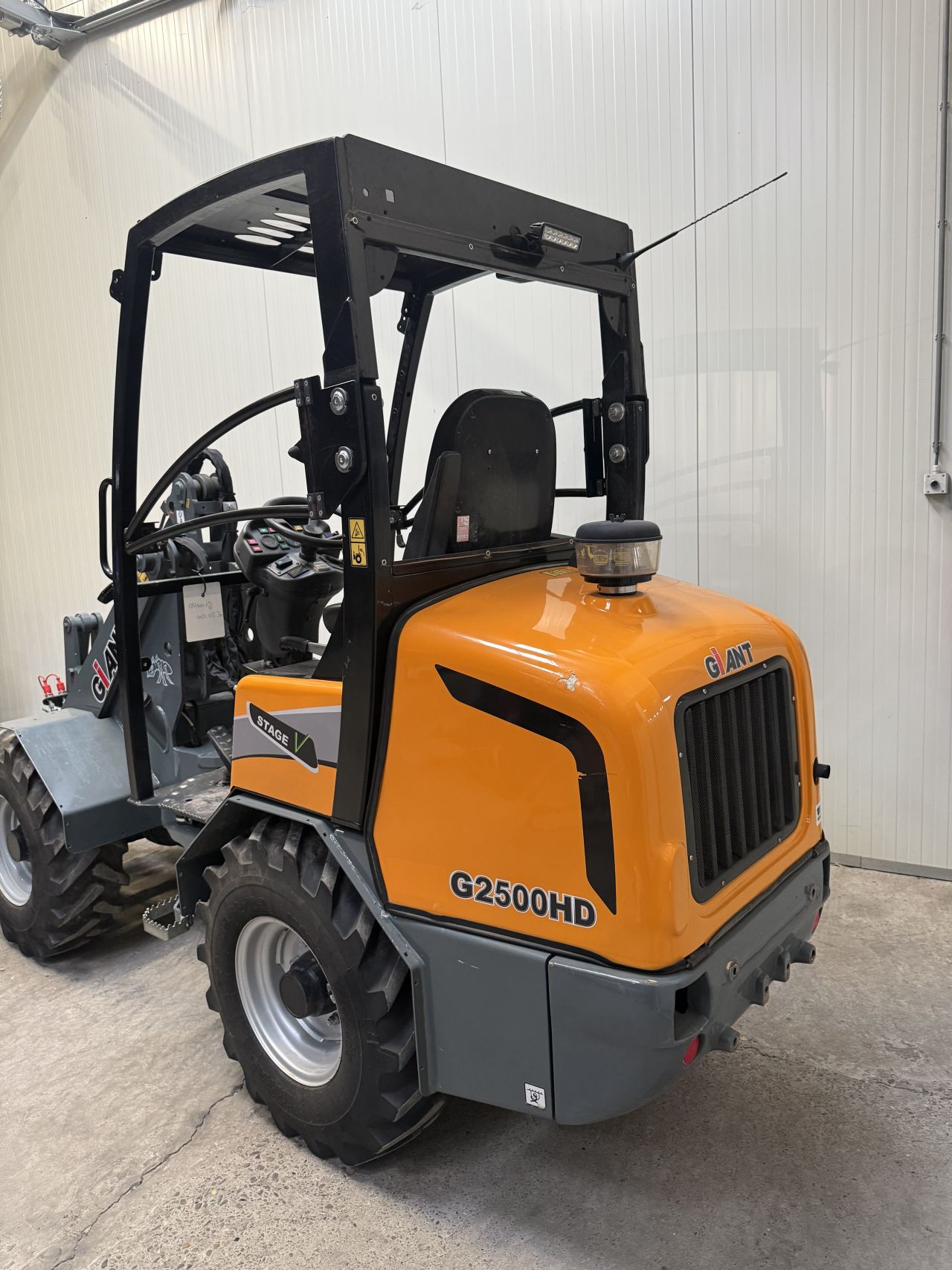 Giant g2500 HD ( 195 uur )