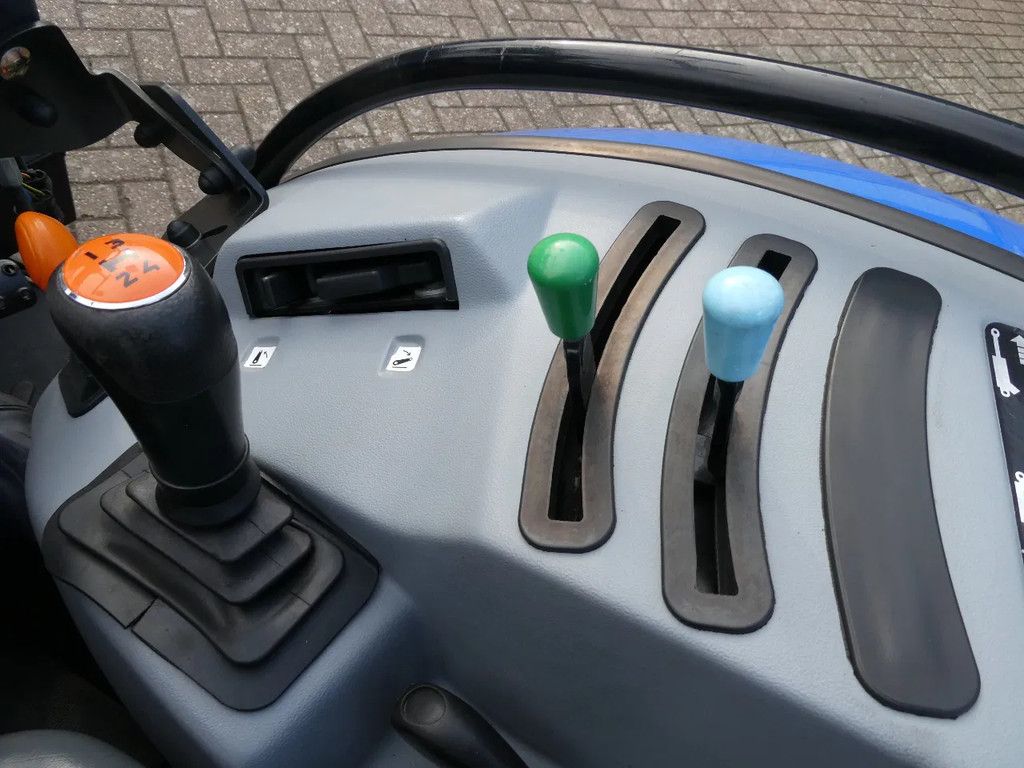 New Holland T3.65F 4wd / 00468 Draaiuren