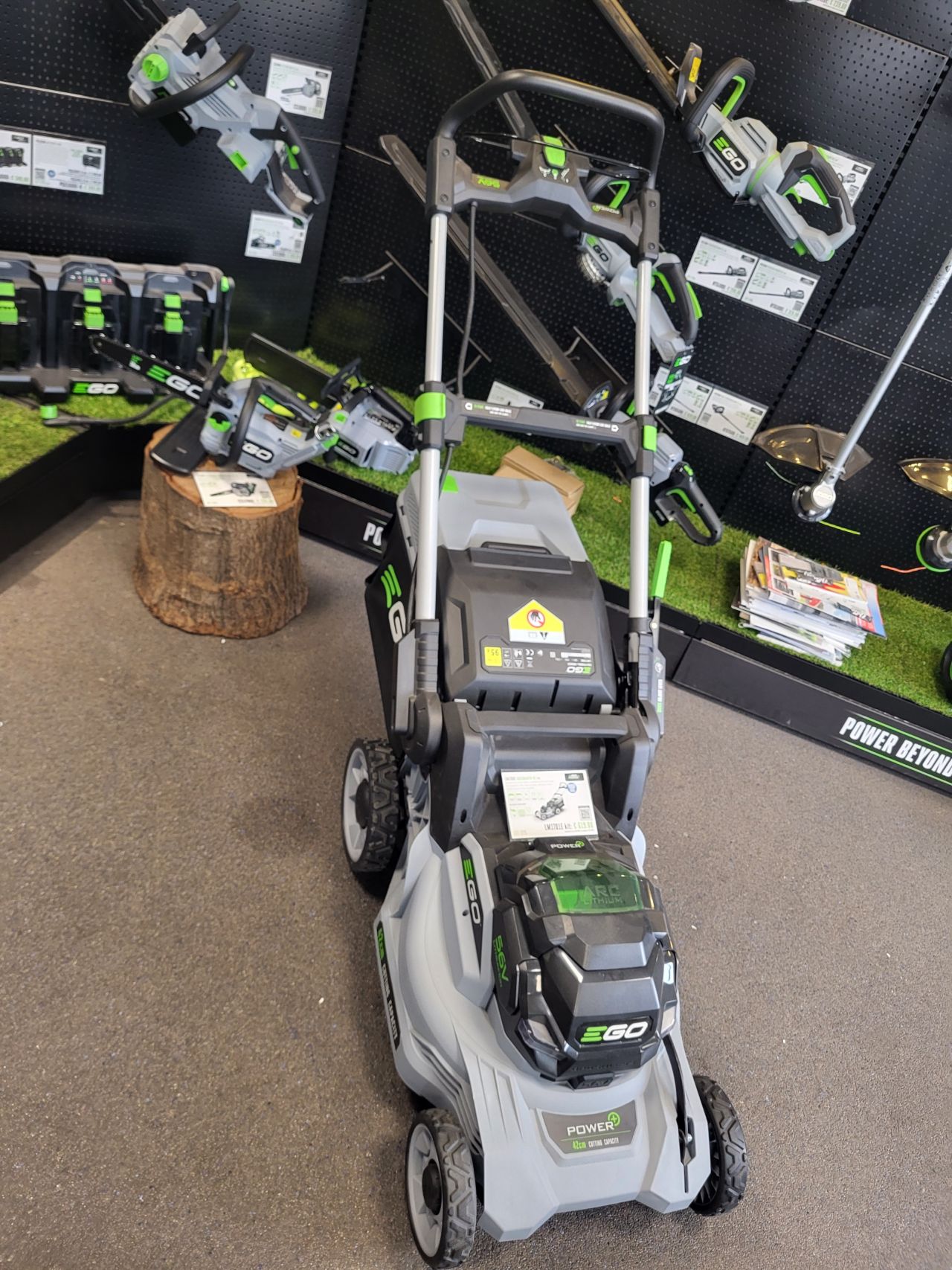 EGO accu grasmaaier LM1701E met accu en lader