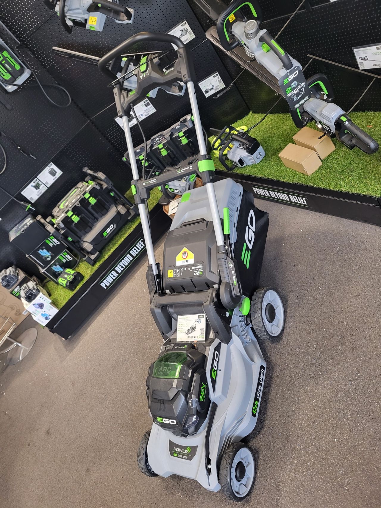 EGO accu grasmaaier LM1701E met accu en lader