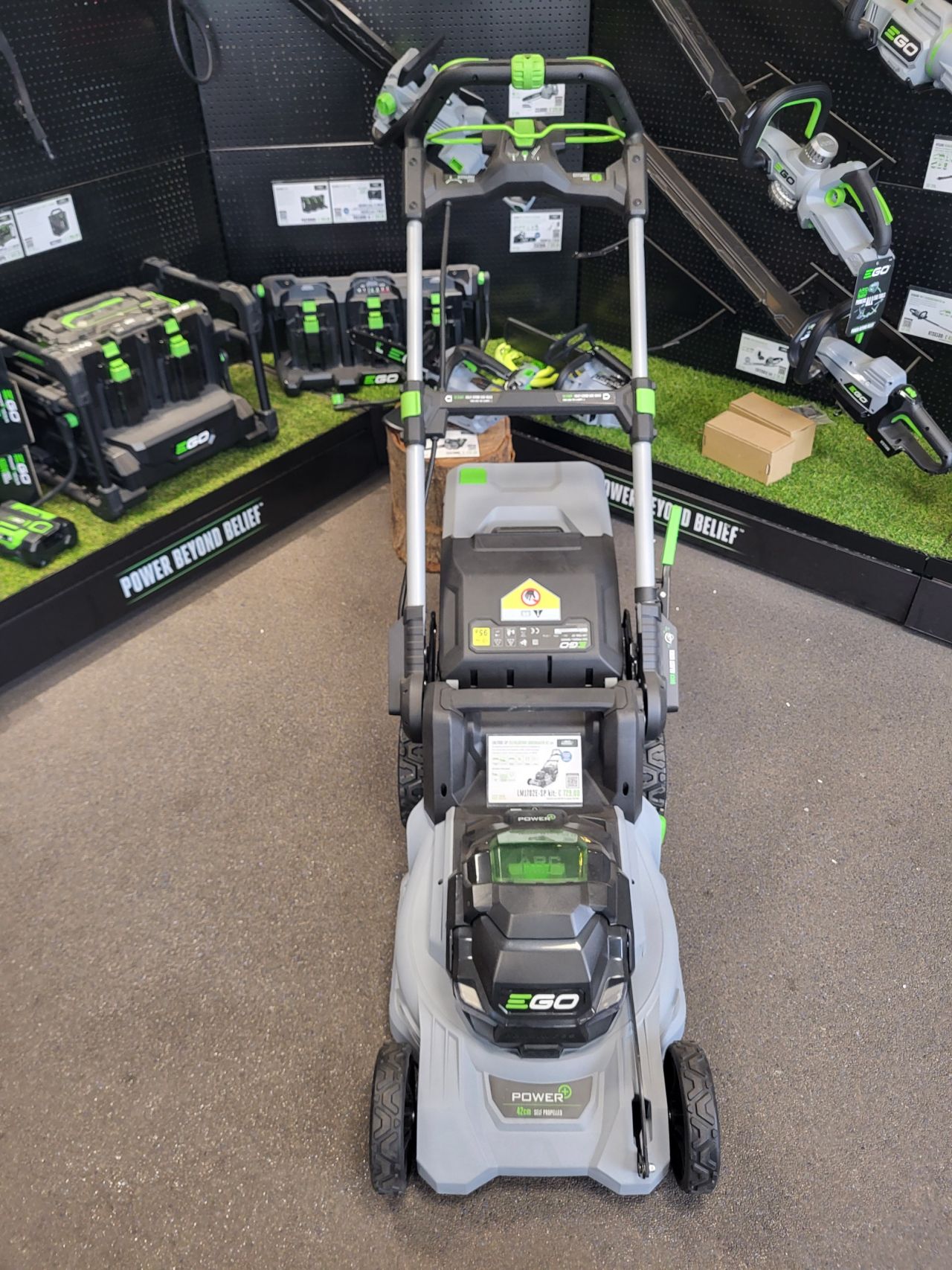 EGO LM1702E-SP Accu Grasmaaier 42 cm Zelfrijdend met Accu en Lad