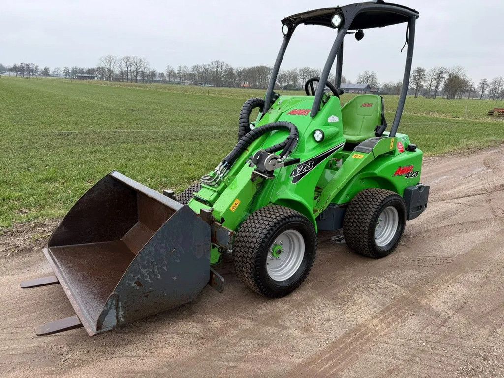 Avant 423 Shovel Loader