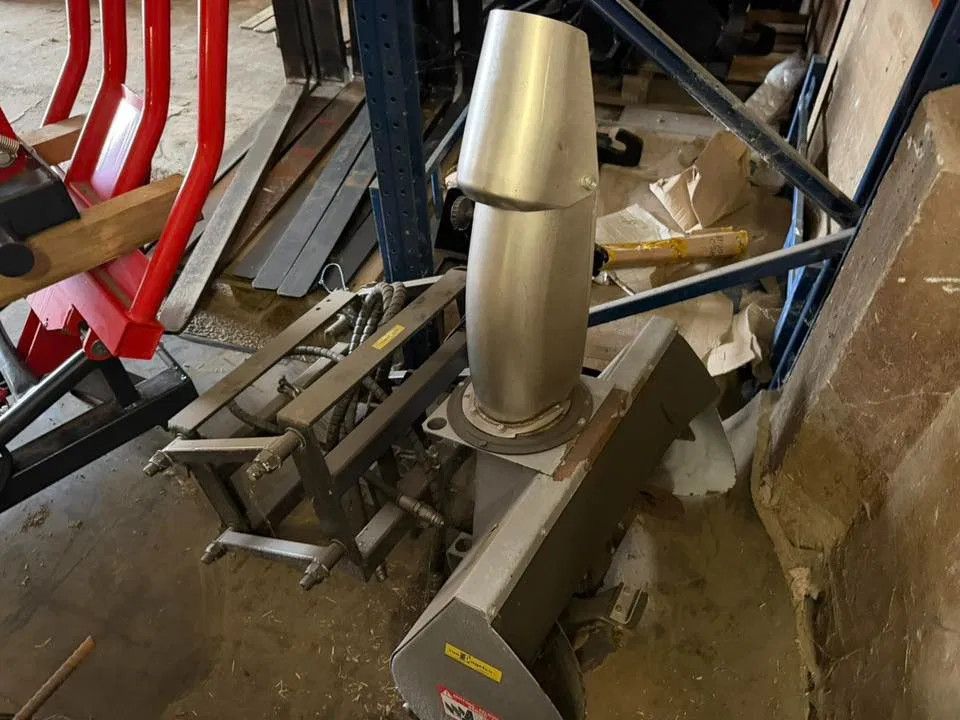 Avant 423 Shovel Loader