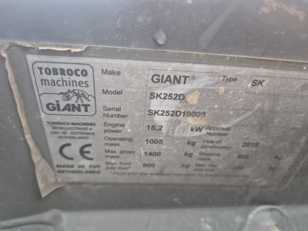 Gebruikte GIANT SK252D skidsteer met gewicht van 1005 kgs