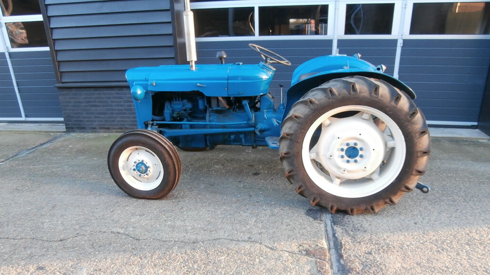 Fordson Dexta opknapper loopt zeer mooi € 1700,00