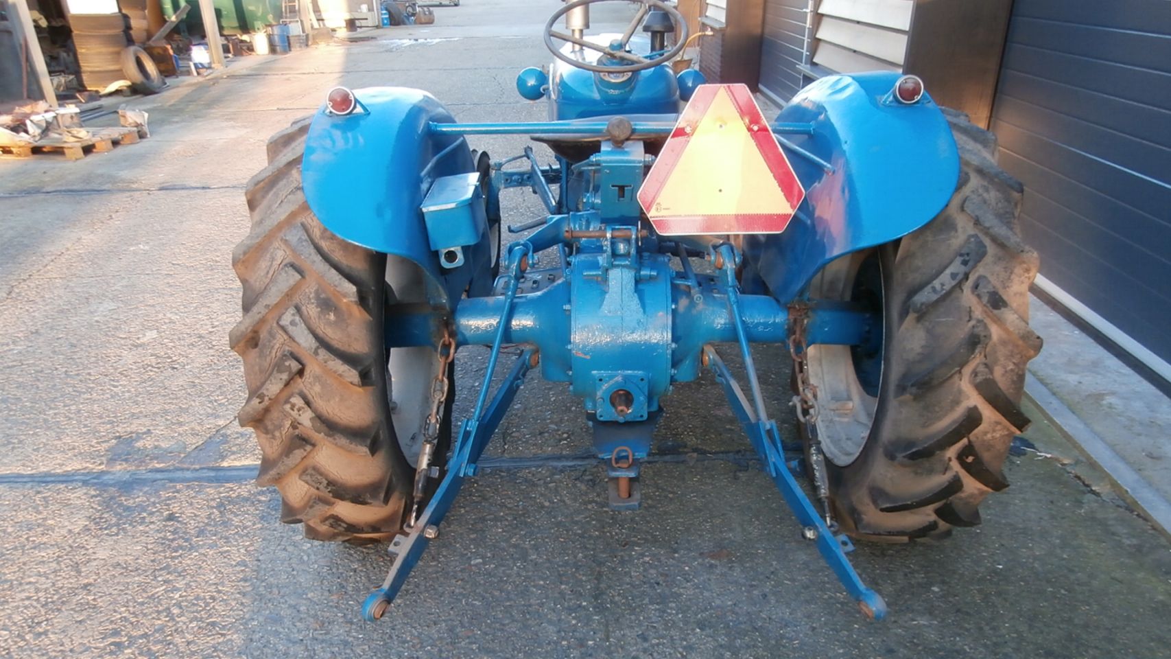 Fordson Dexta opknapper loopt zeer mooi € 1700,00