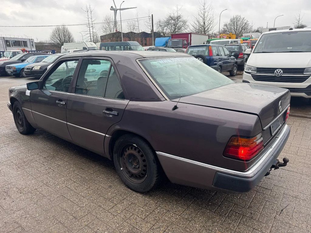 Mercedes-Benz 200-serie **250D-BELGIAN ORIGINE**