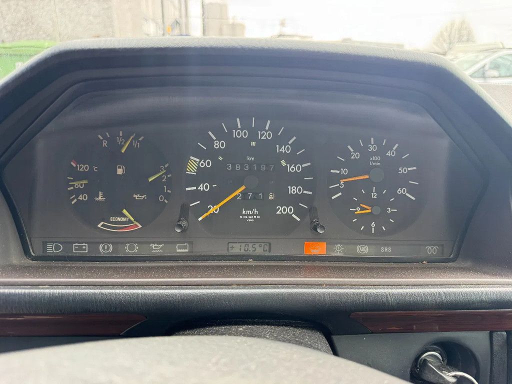 Mercedes-Benz 200-serie **250D-BELGIAN ORIGINE**