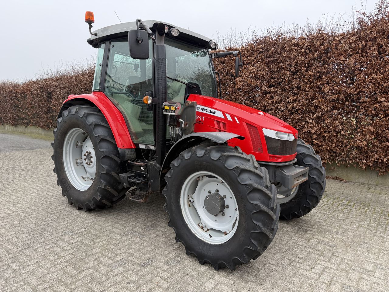 Massy Ferguson 5611 Dyna4