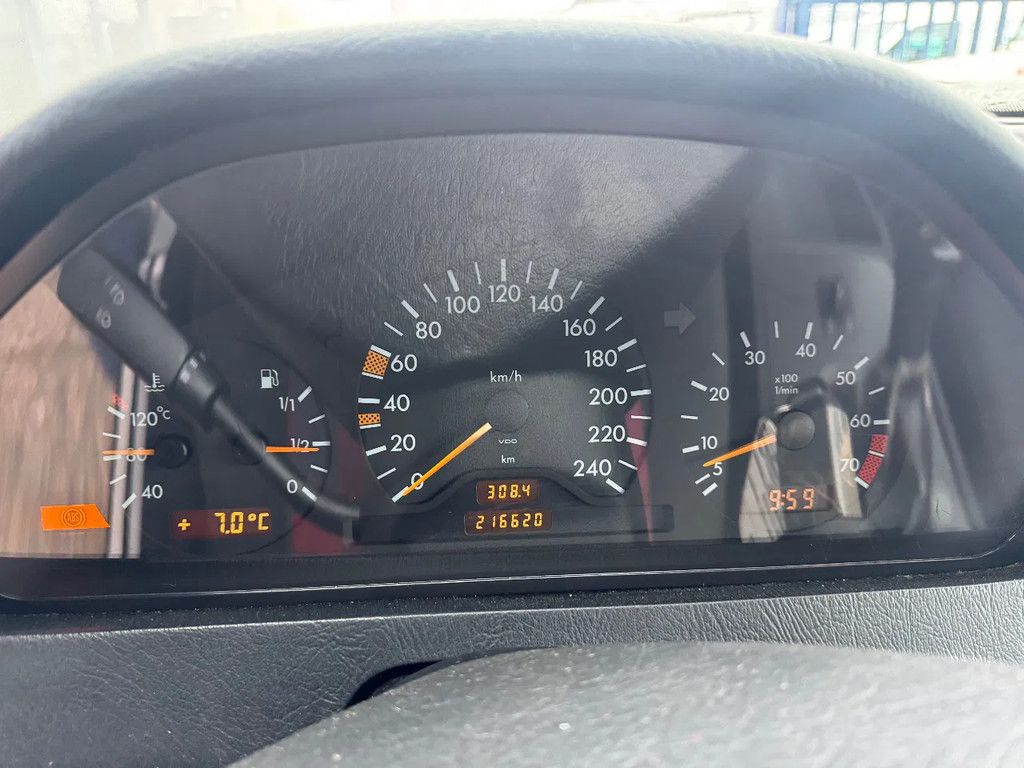 Mercedes-Benz C-klasse **C180-BELGIAN ORIGINE-AC**