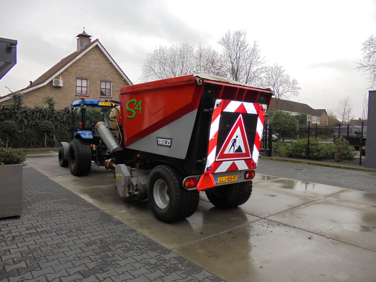 Trilo S4 veeg/zuig,klepelmaaier,verticuteer