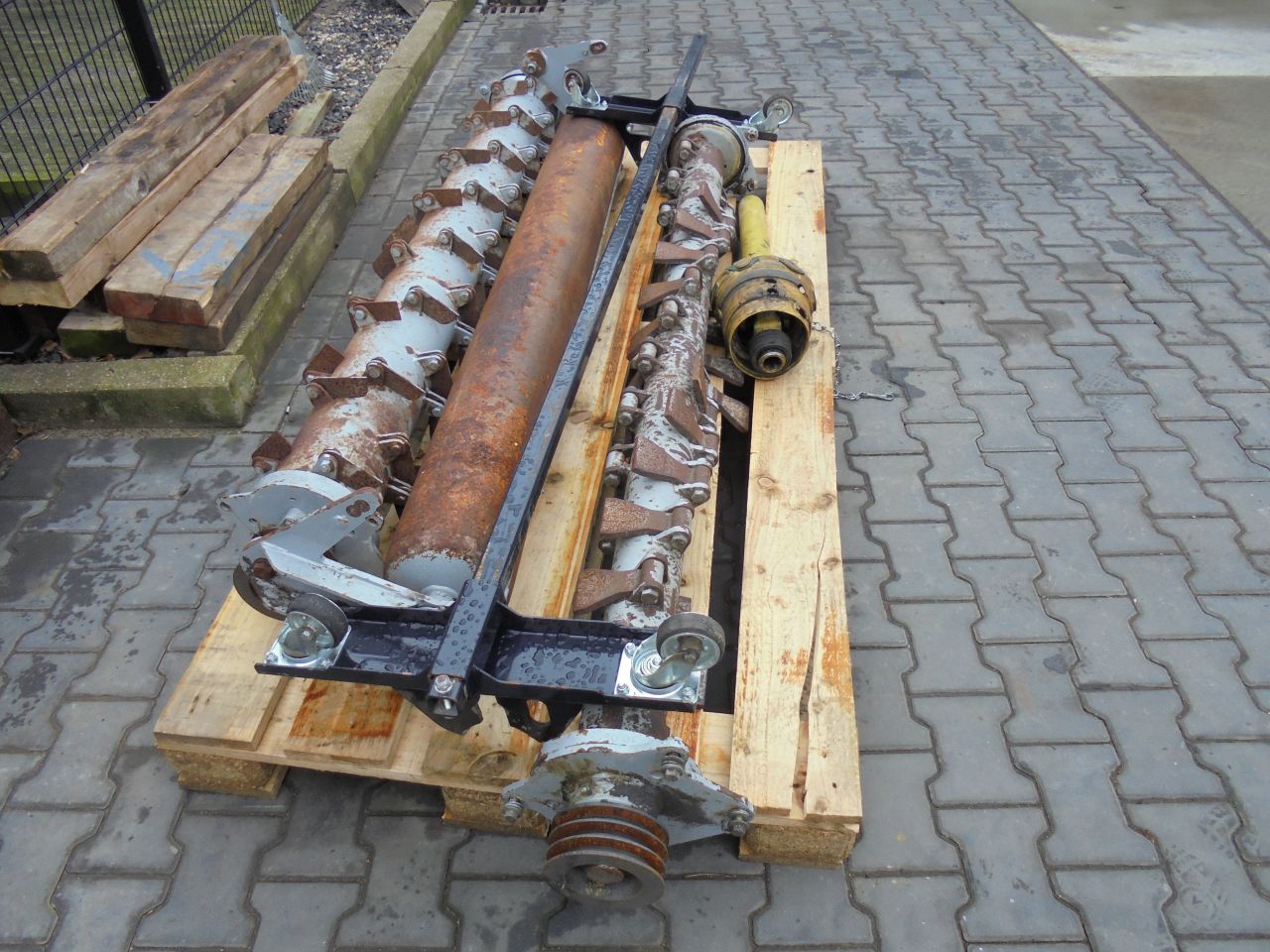 Trilo S4 veeg/zuig,klepelmaaier,verticuteer