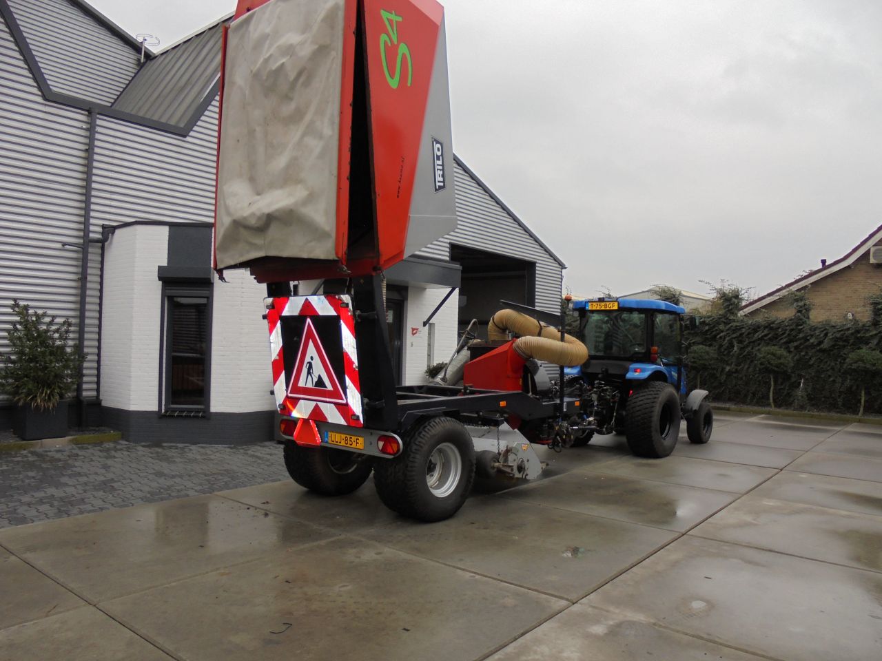 Trilo S4 veeg/zuig,klepelmaaier,verticuteer