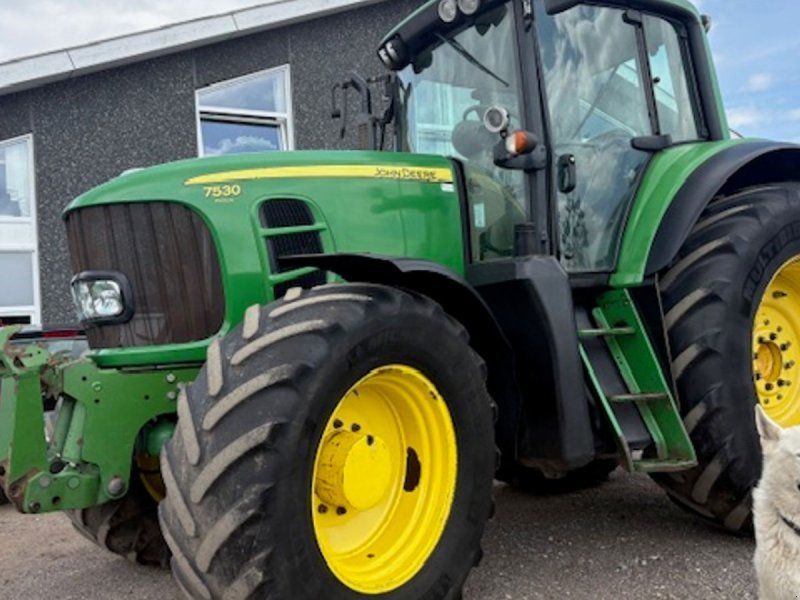 John Deere 7530 PREMIUM AUTOQUARD, FRONTLIFT