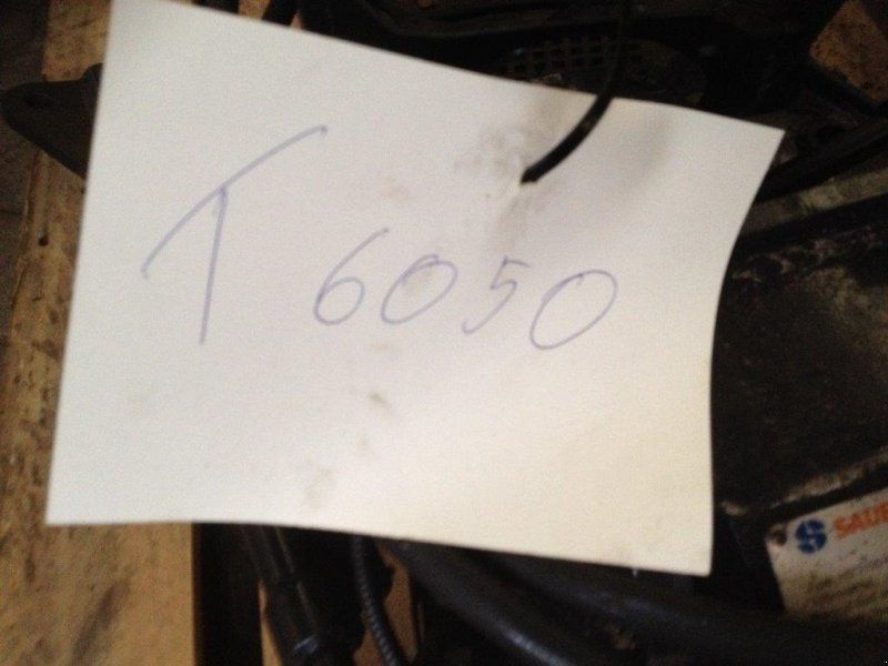 New Holland T6050 Hitchkrog hydr. udskud