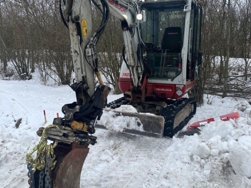 Takeuchi TB230