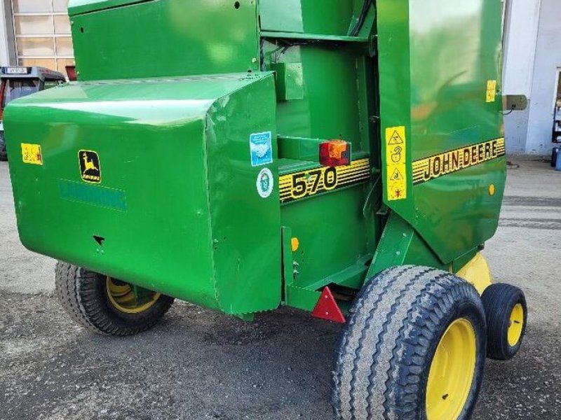 John Deere 570