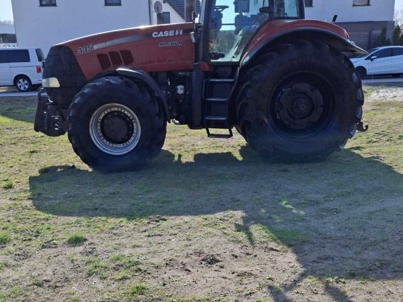 Case IH Magnum 335