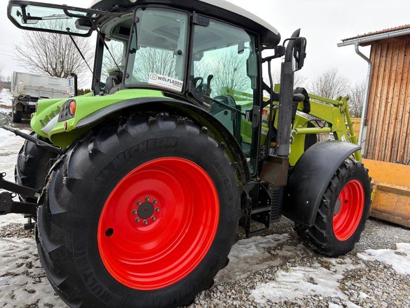 Claas Arion 420