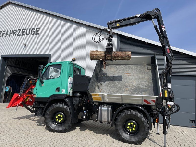 Mercedes-Benz Unimog U20 mit einer Mega Ausstattung
