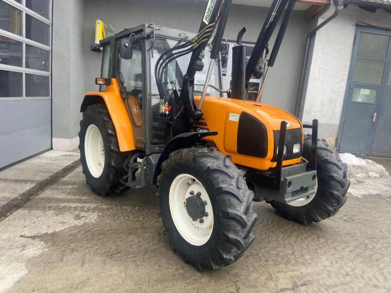 Renault Ceres 75 mit Stoll Frontlader, 40km/h