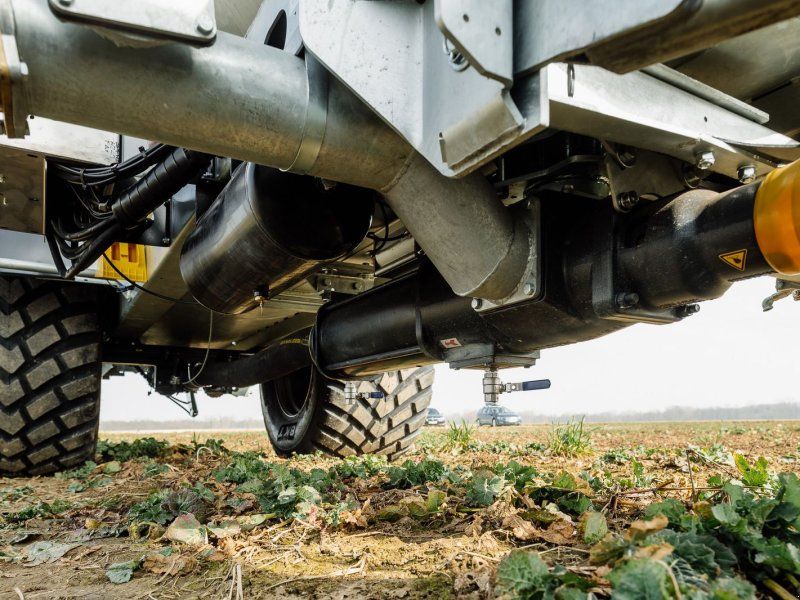 Farmtech Supercis 1000 + Condor 10.5 Güllefass mit Vertei