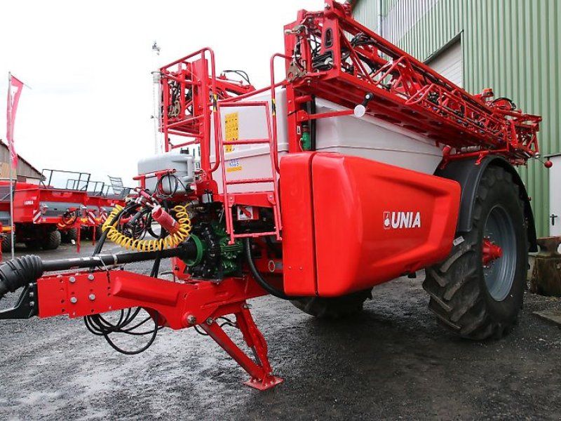 Unia Heron 6030 Anhängespritze 6000 L 30 m Gestänge