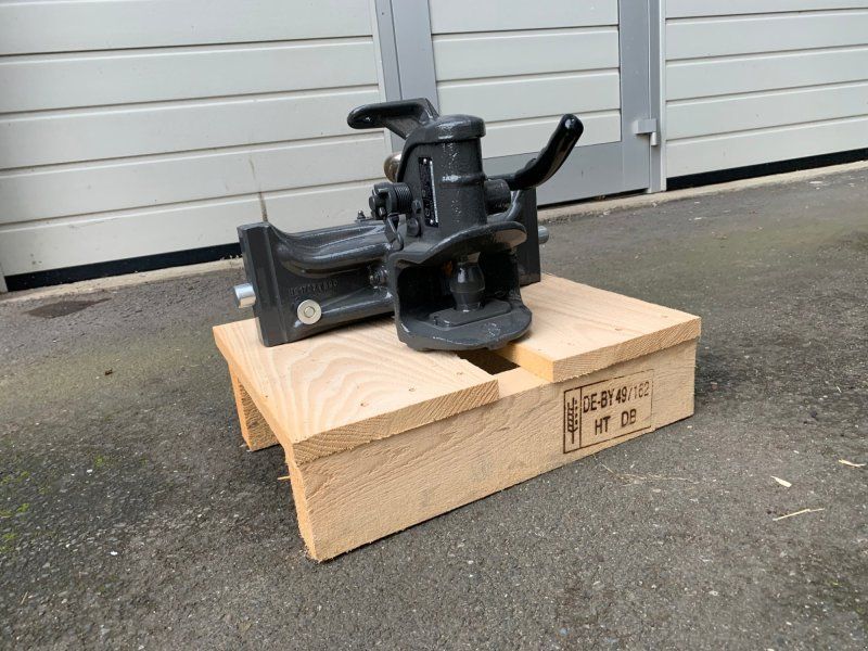 Sauermann Anhängekupplung 31,2er Schlitten, 38er Bolzen