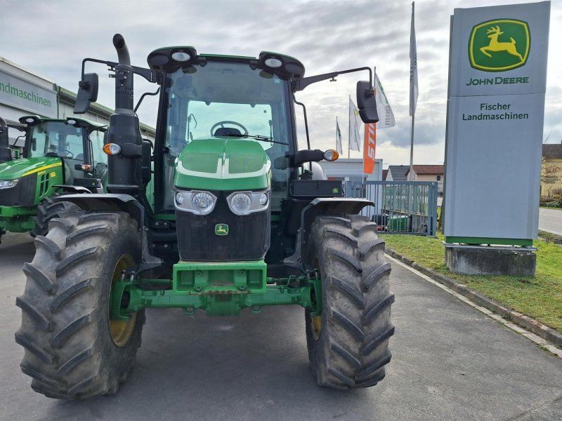 John Deere 6090M