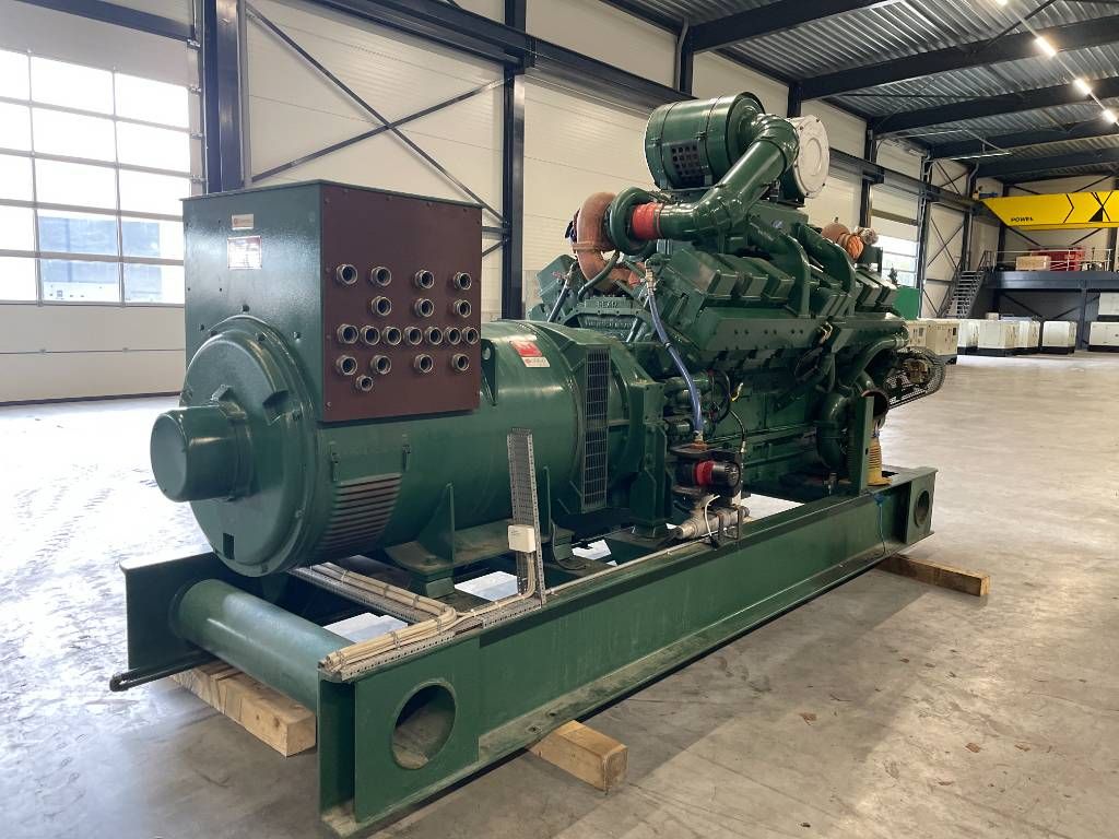 Cummins KTA-50-G1 - 919 kVA used generator - DPX-12657