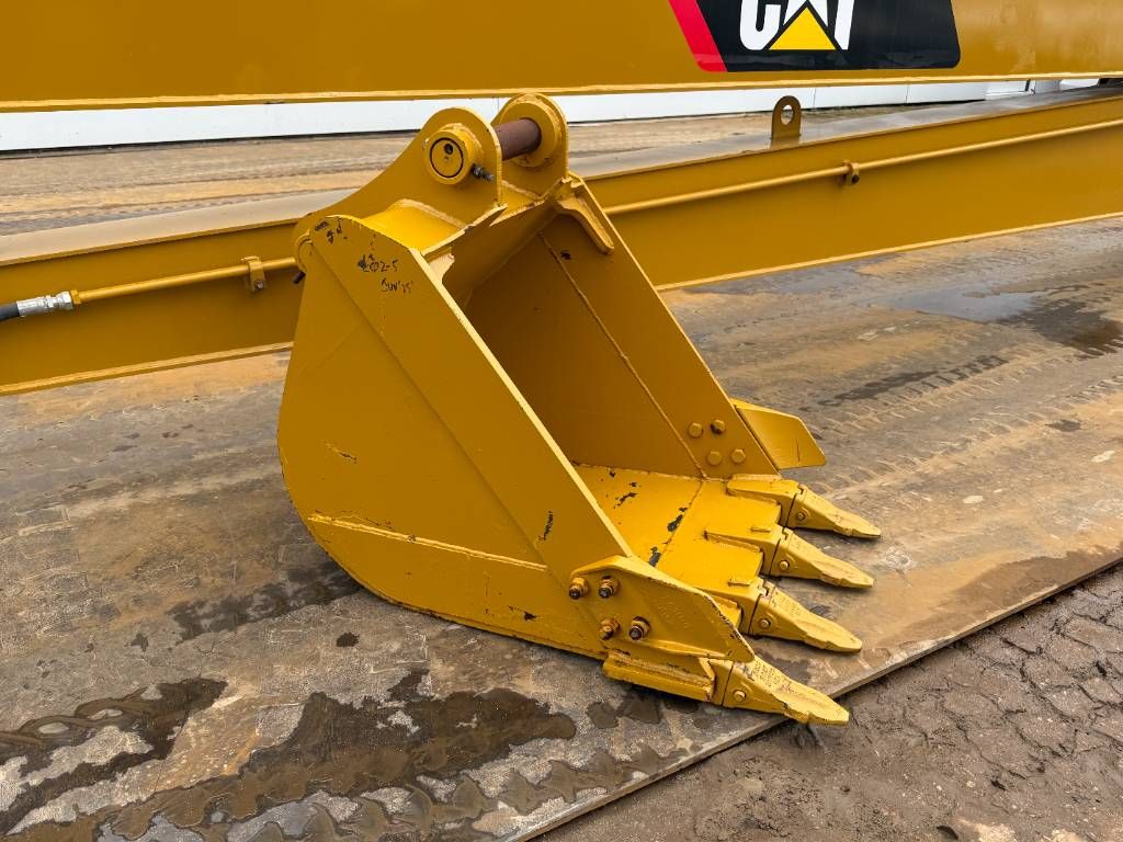 CAT Long Reach Attachments 18m - Fits to 20-25t