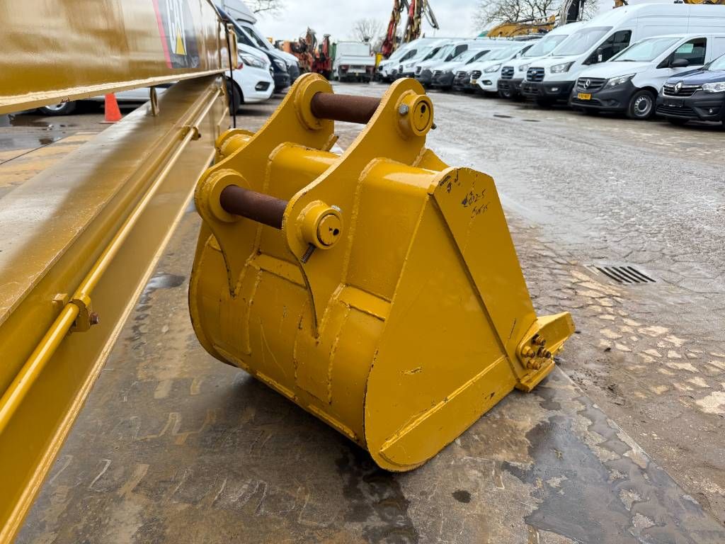 CAT Long Reach Attachments 18m - Fits to 20-25t