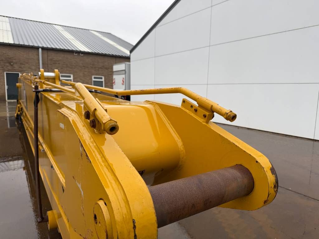 CAT Long Reach Attachments 18m - Fits to 20-25t