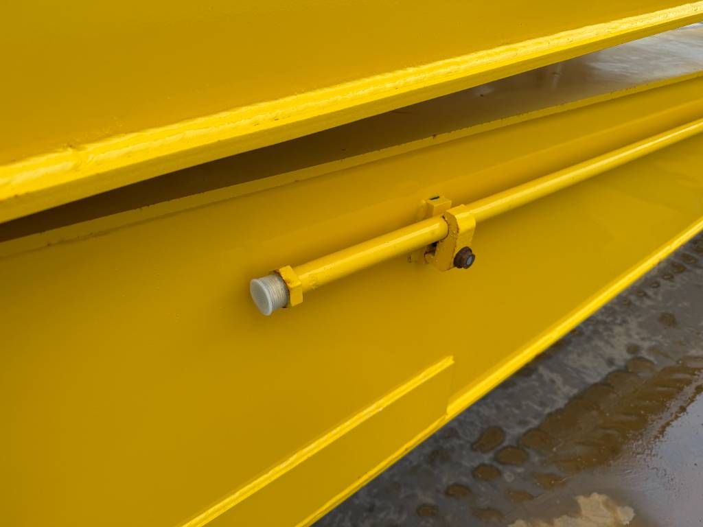 Komatsu Long Reach Attachments 18m - Fits to 20-25t