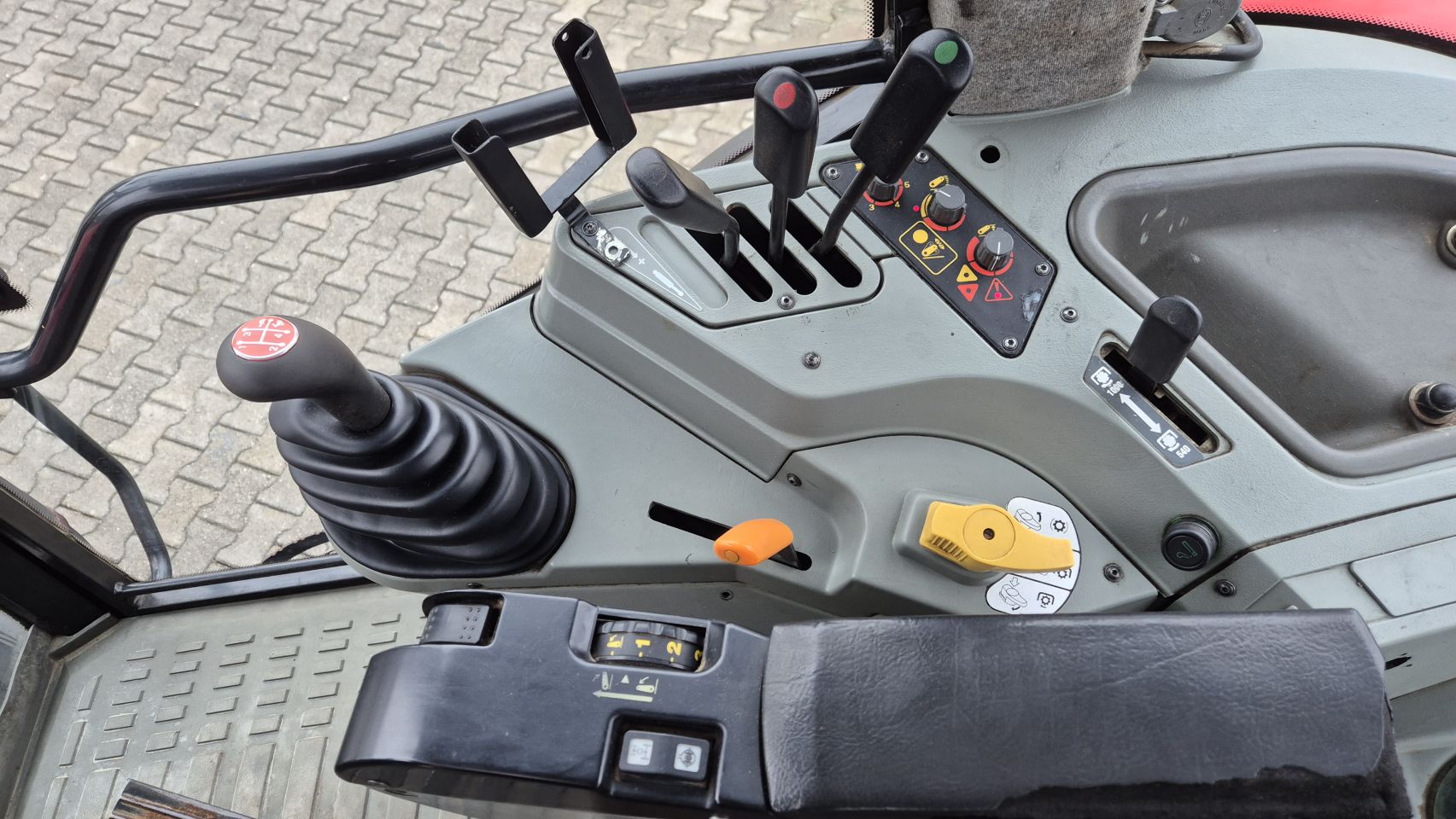 Massey Ferguson 8220 Dynashift