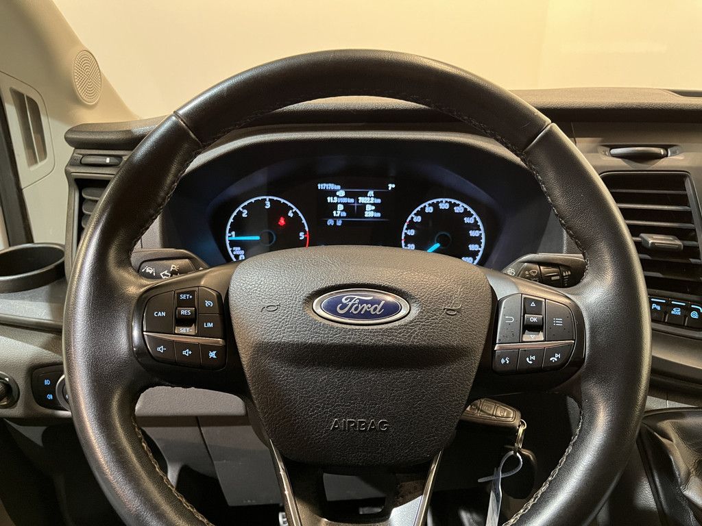 Ford Transit 350 2.0 TDCI L3H3 Trend Servicebus / Inrichting / Euro 6 / Schuifdeur L + R / Oprijplateau / 220V. / Airco / CarPlay / Camera / Trekhaak